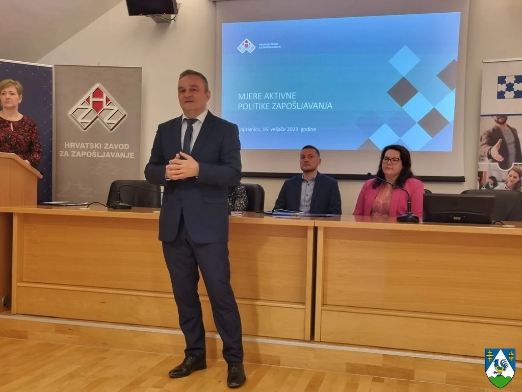 IMG-20ef7844dd29db7b4779e249df1d988f-V